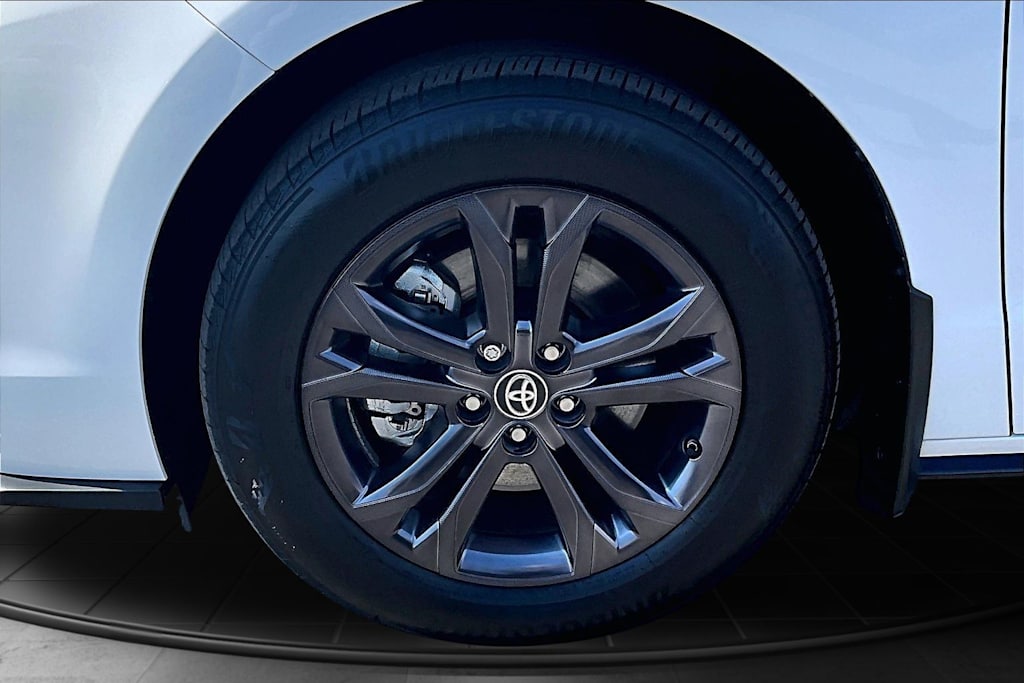 Thumbnail: 2025 Toyota Sienna - 8