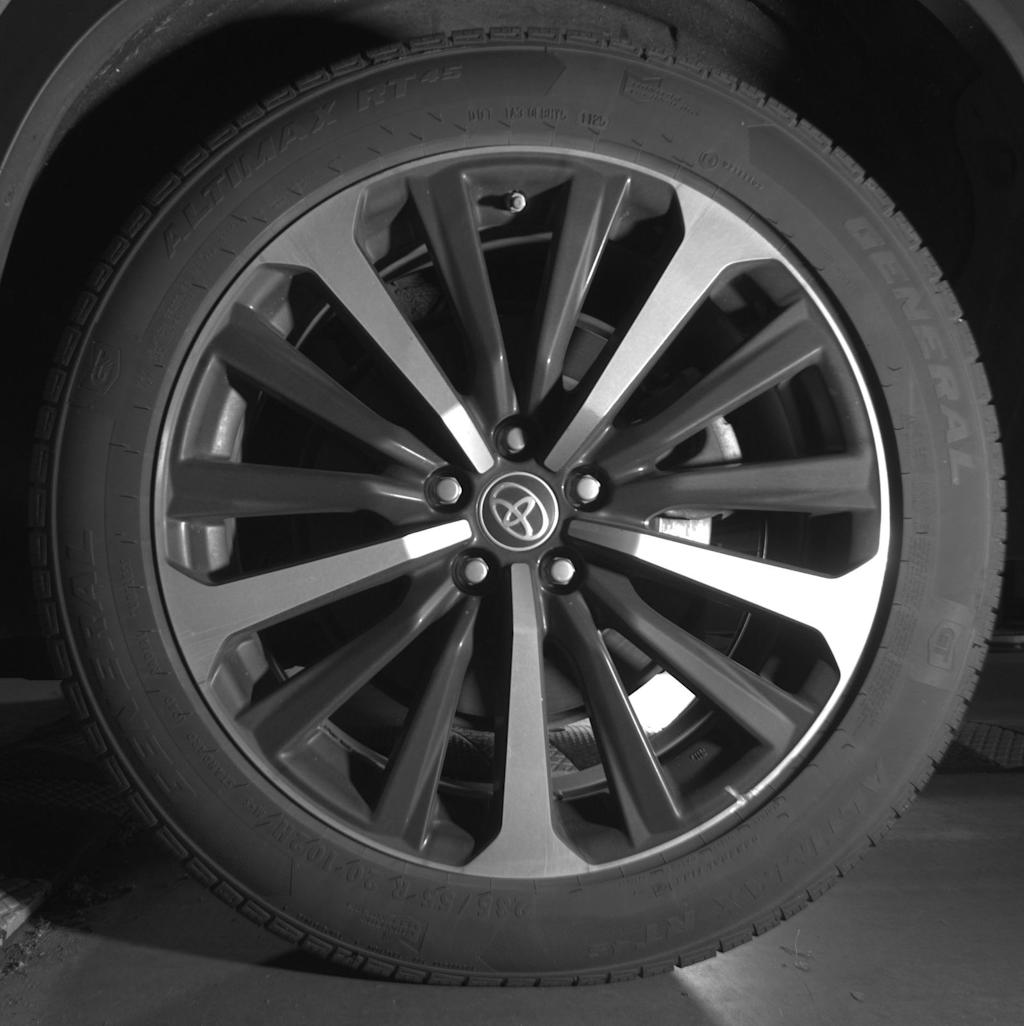 Thumbnail: 2021 Toyota Highlander - 14
