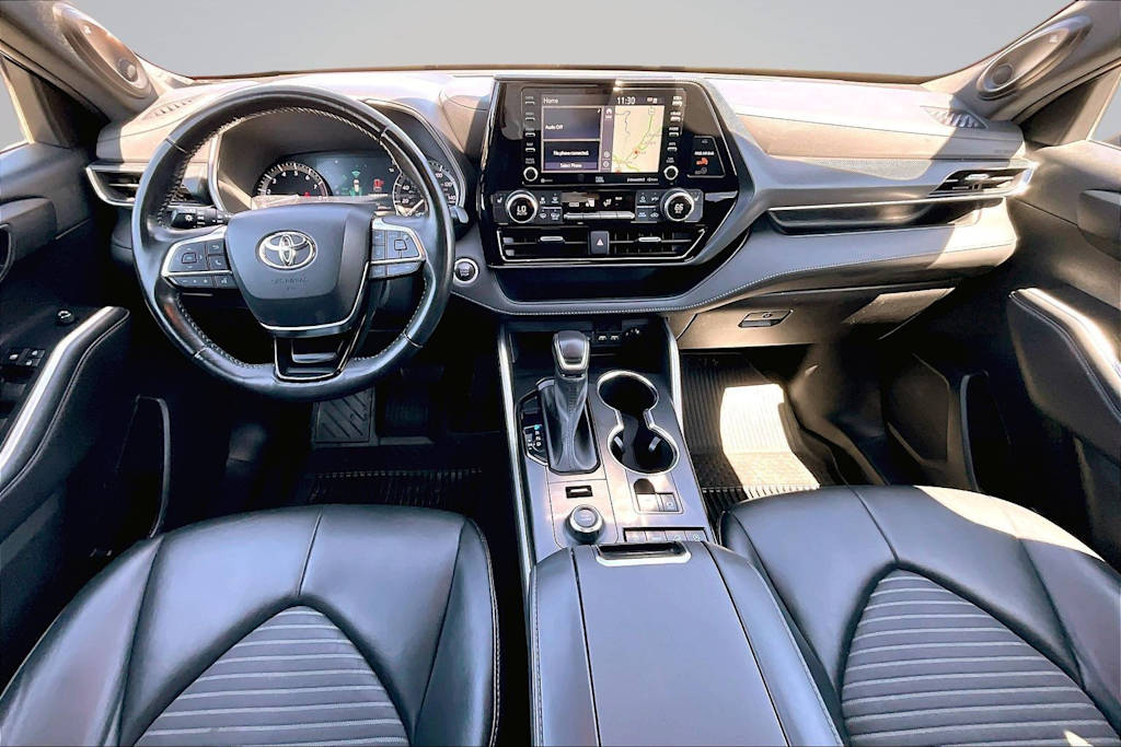 Thumbnail: 2021 Toyota Highlander - 10