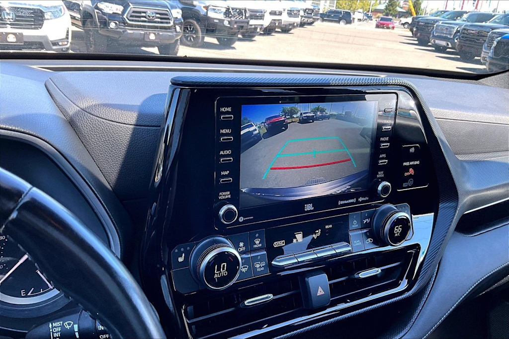 Thumbnail: 2021 Toyota Highlander - 27