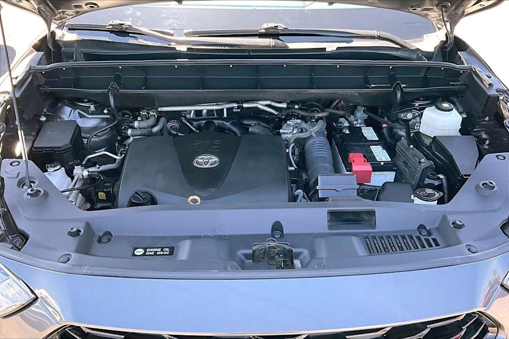 Thumbnail: 2021 Toyota Highlander - 9