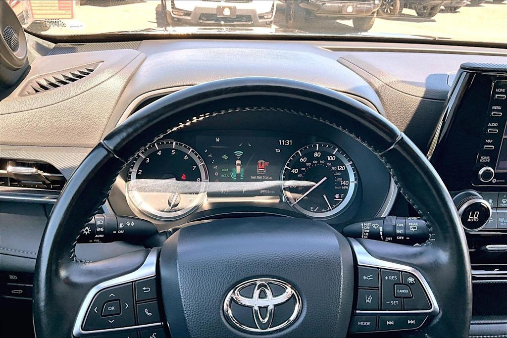 Thumbnail: 2021 Toyota Highlander - 15