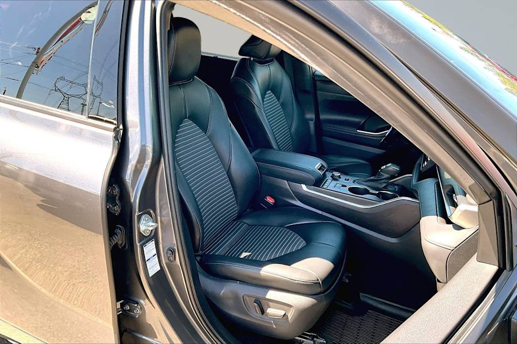 Thumbnail: 2021 Toyota Highlander - 21