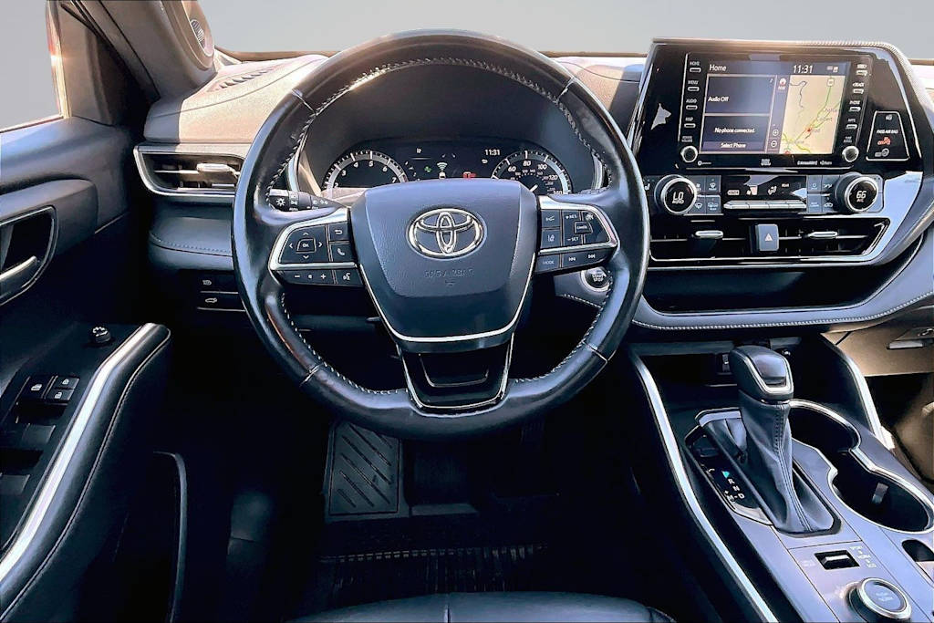 Thumbnail: 2021 Toyota Highlander - 14