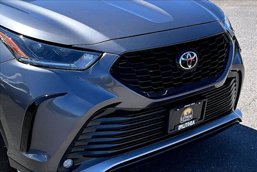 Thumbnail: 2021 Toyota Highlander - 33