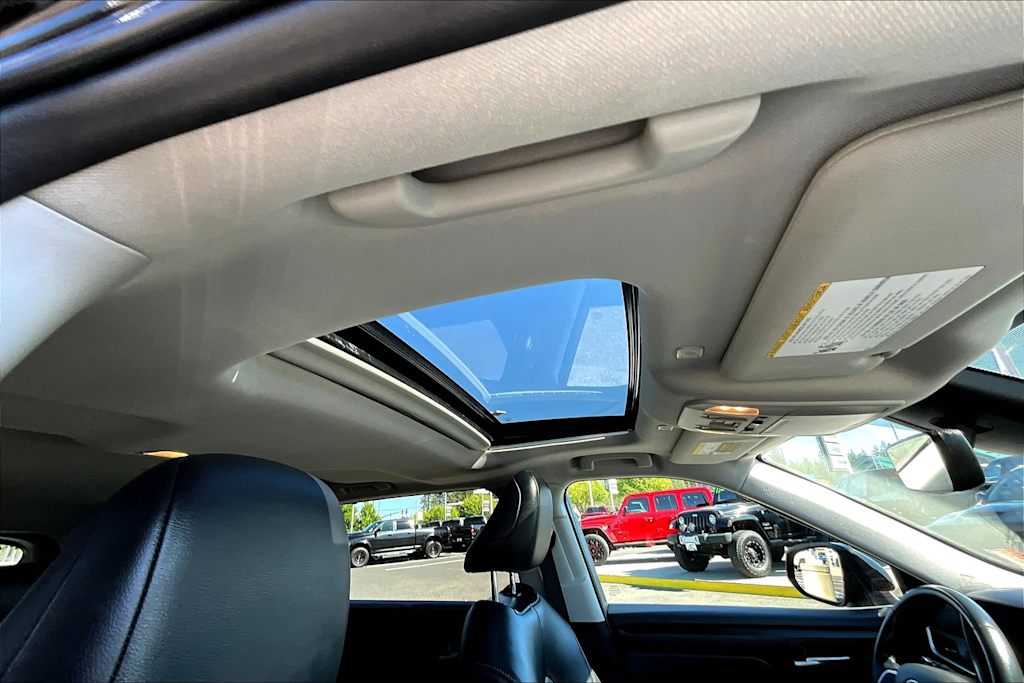 Thumbnail: 2024 Toyota Highlander - 30