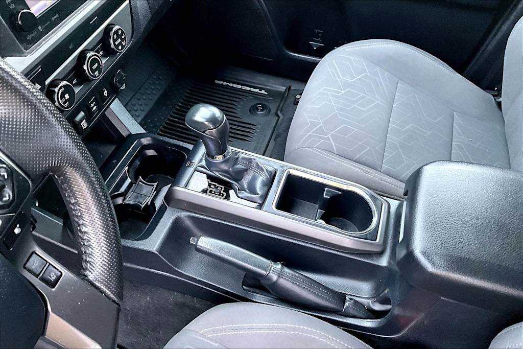 Thumbnail: 2019 Toyota Tacoma - 17