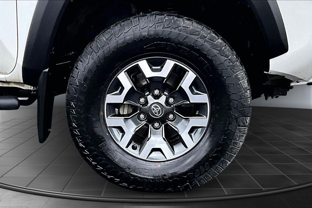 Thumbnail: 2019 Toyota Tacoma - 34