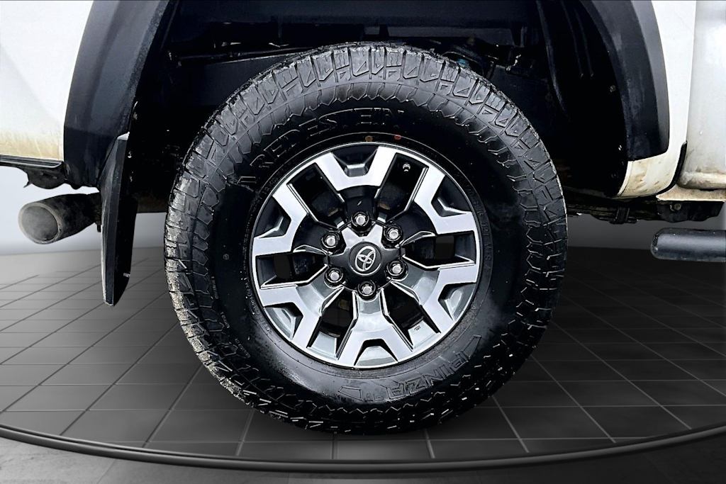 Thumbnail: 2019 Toyota Tacoma - 35