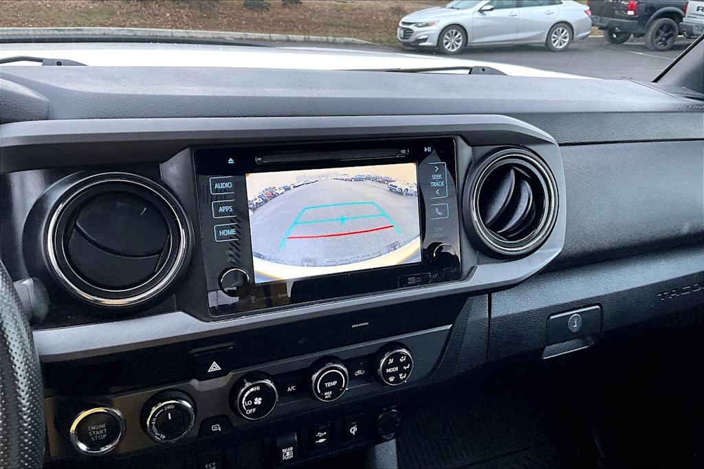 Thumbnail: 2019 Toyota Tacoma - 16