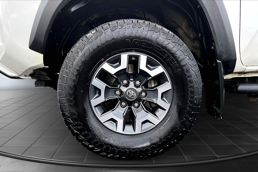 Thumbnail: 2019 Toyota Tacoma - 8