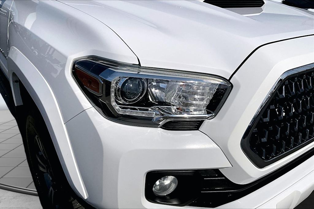 Thumbnail: 2019 Toyota Tacoma - 31