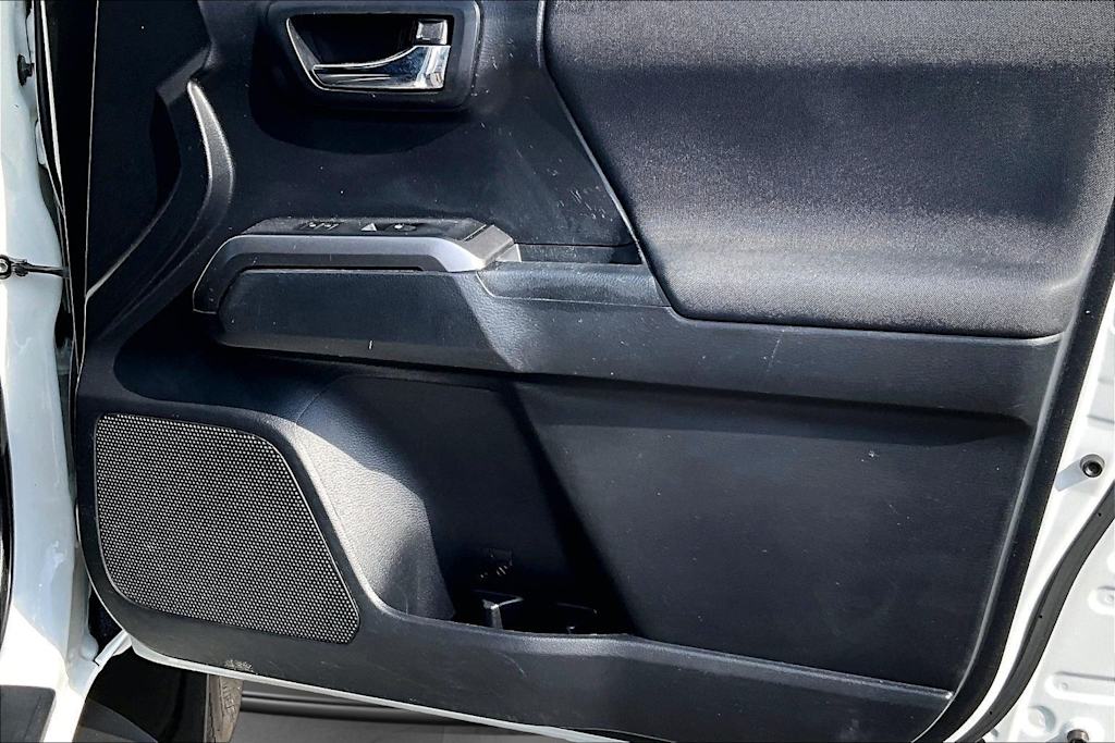 Thumbnail: 2019 Toyota Tacoma - 29