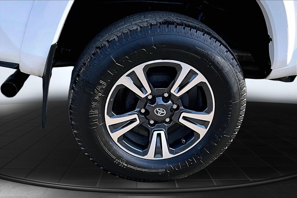 Thumbnail: 2019 Toyota Tacoma - 35