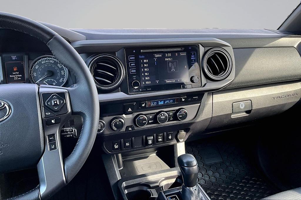Thumbnail: 2019 Toyota Tacoma - 16