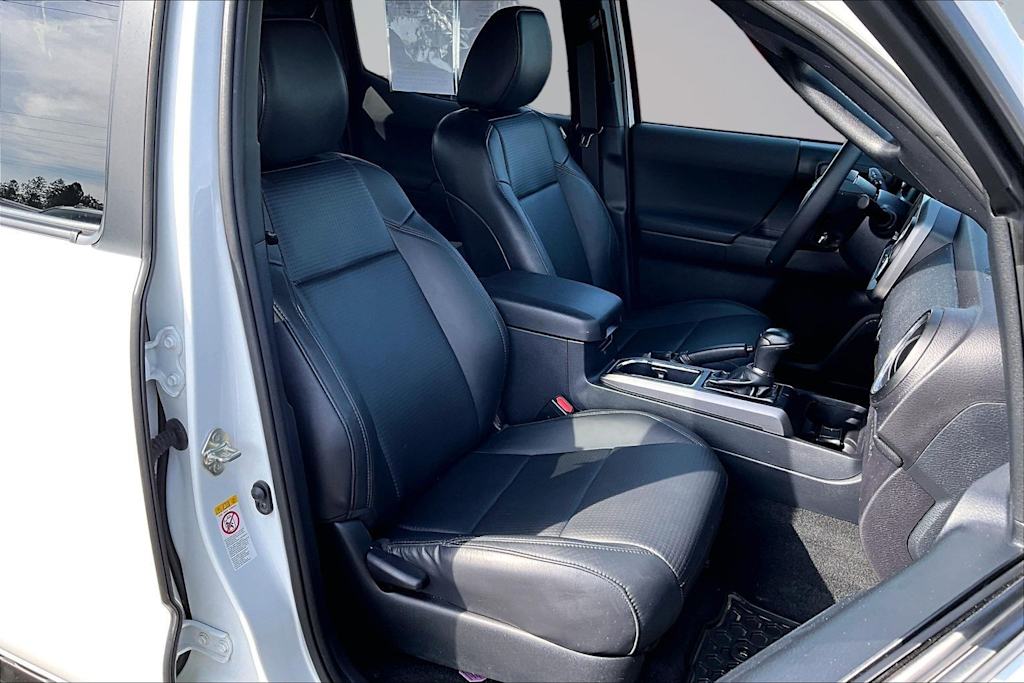 Thumbnail: 2019 Toyota Tacoma - 12