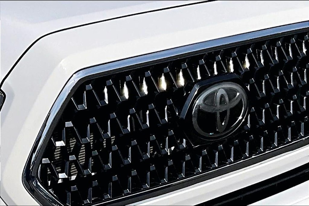 Thumbnail: 2019 Toyota Tacoma - 33