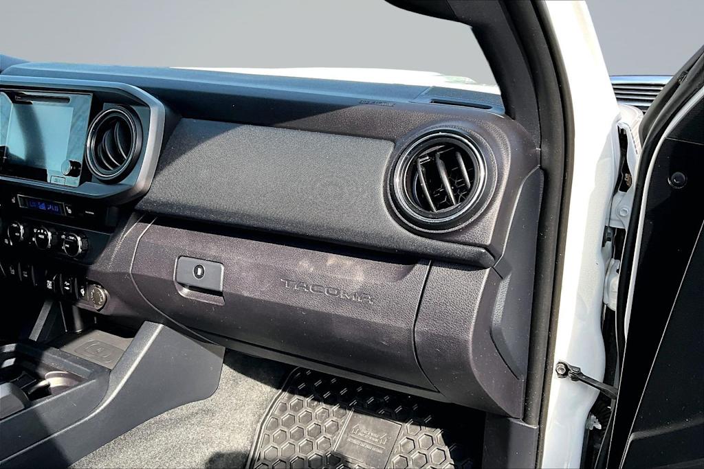 Thumbnail: 2019 Toyota Tacoma - 24