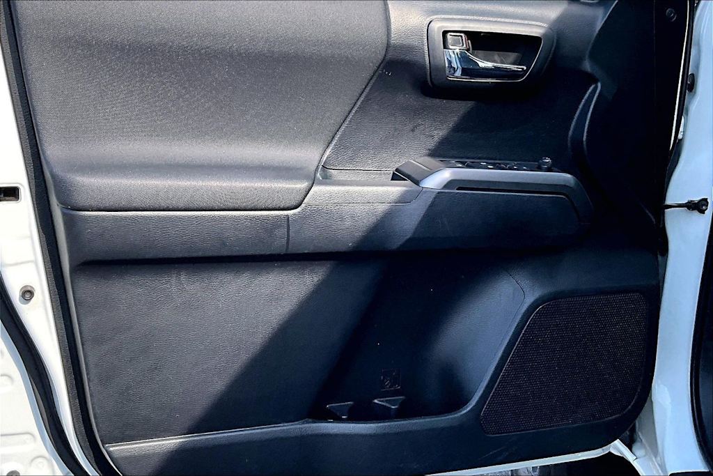 Thumbnail: 2019 Toyota Tacoma - 28