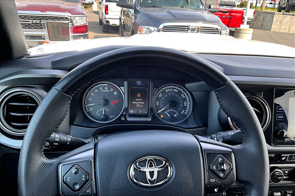 Thumbnail: 2019 Toyota Tacoma - 15