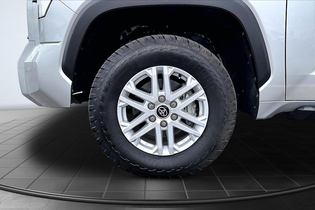 Thumbnail: 2022 Toyota Tundra - 8