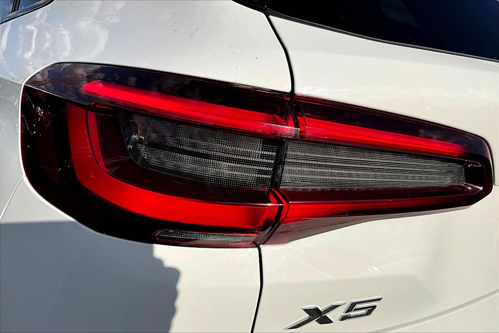 Thumbnail: 2021 BMW X5 - 32