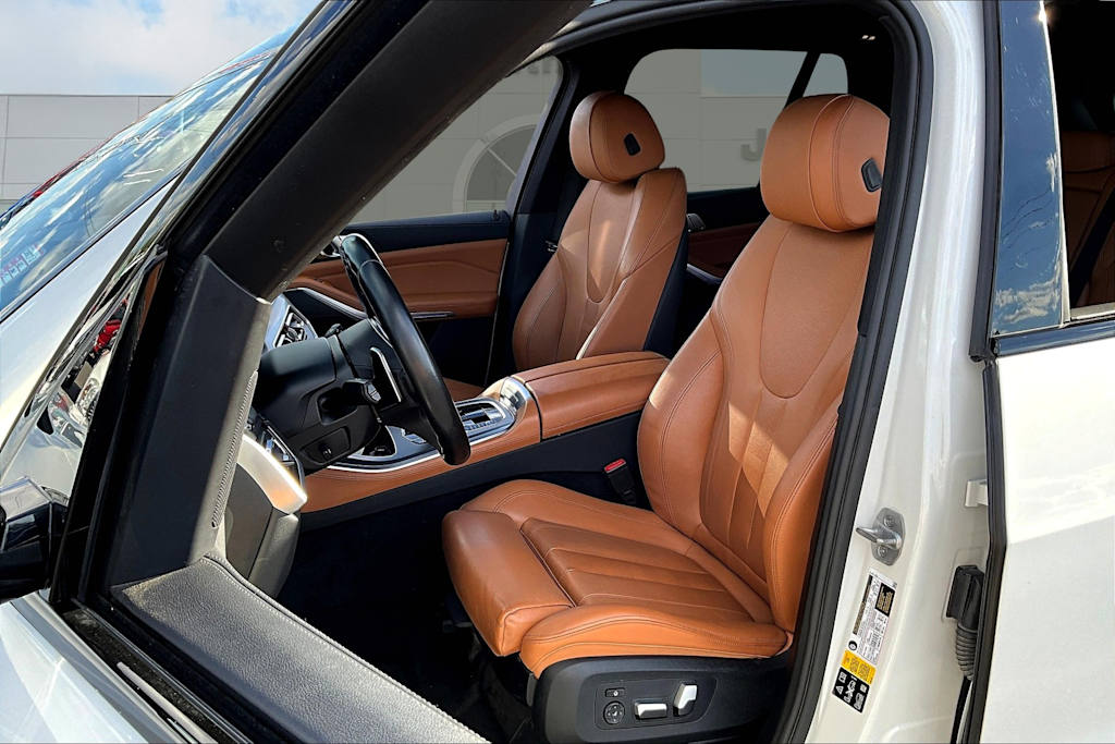 Thumbnail: 2021 BMW X5 - 11