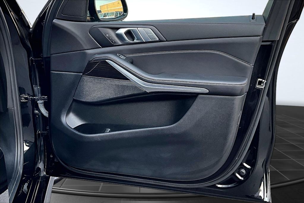 Thumbnail: 2021 BMW X7 - 29