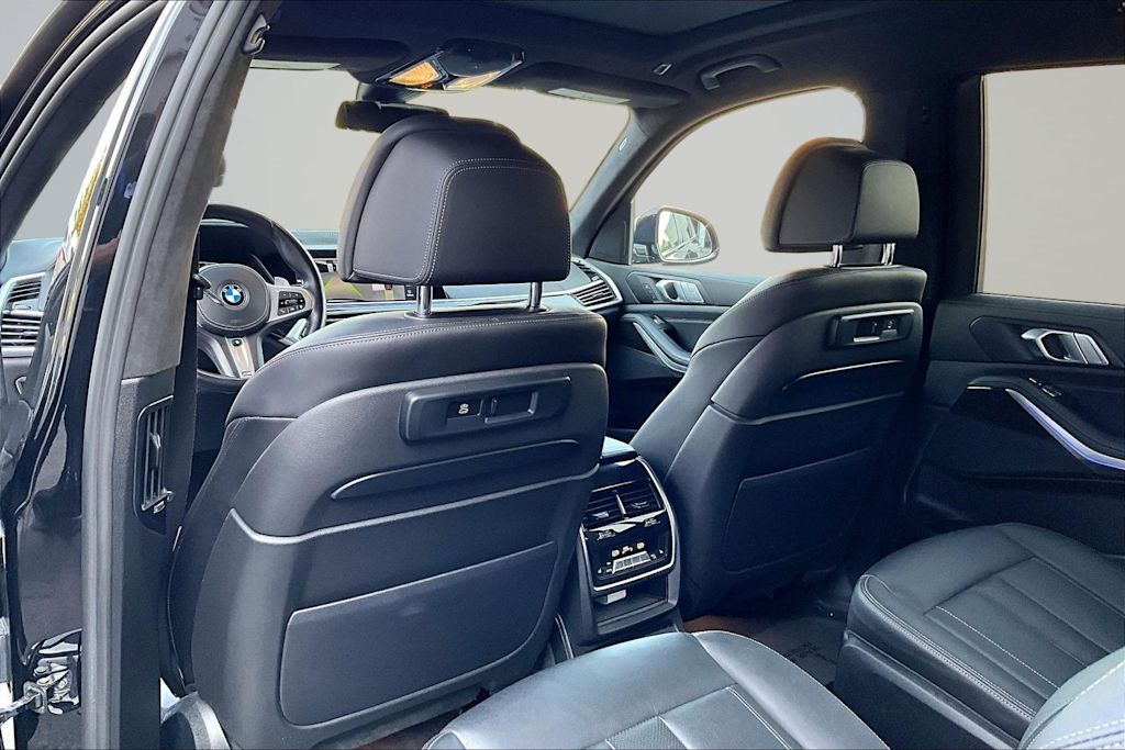Thumbnail: 2021 BMW X7 - 13