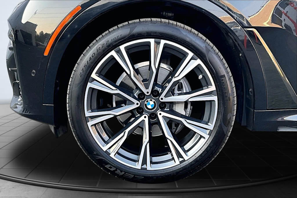 Thumbnail: 2021 BMW X7 - 8