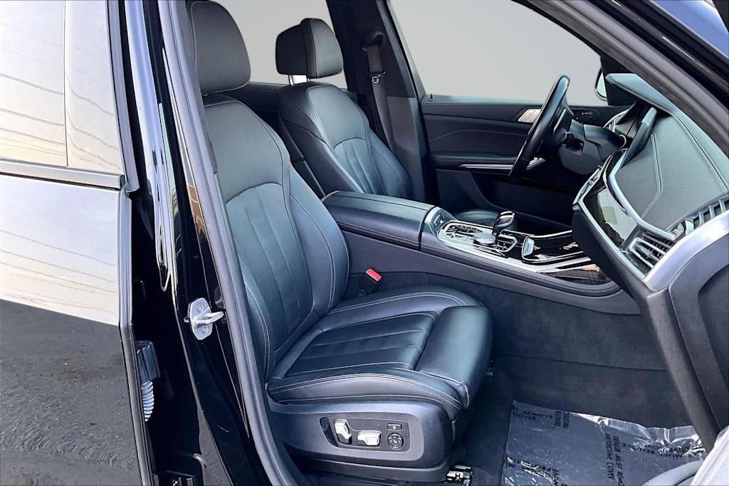 Thumbnail: 2021 BMW X7 - 12