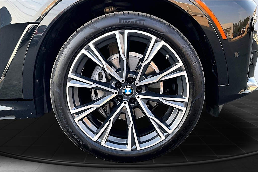 Thumbnail: 2021 BMW X7 - 34