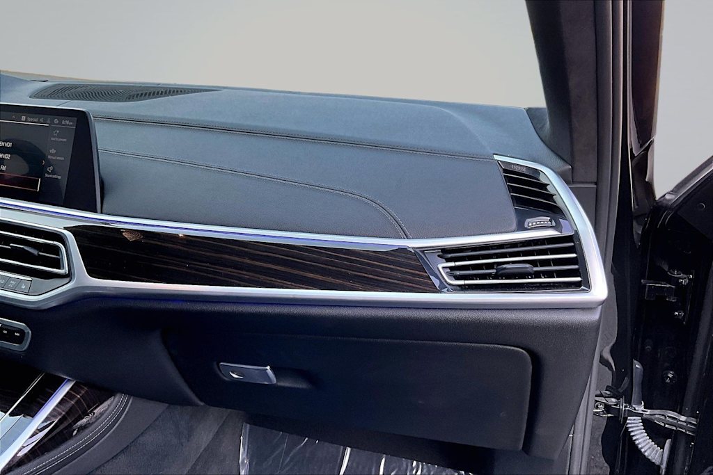 Thumbnail: 2021 BMW X7 - 25