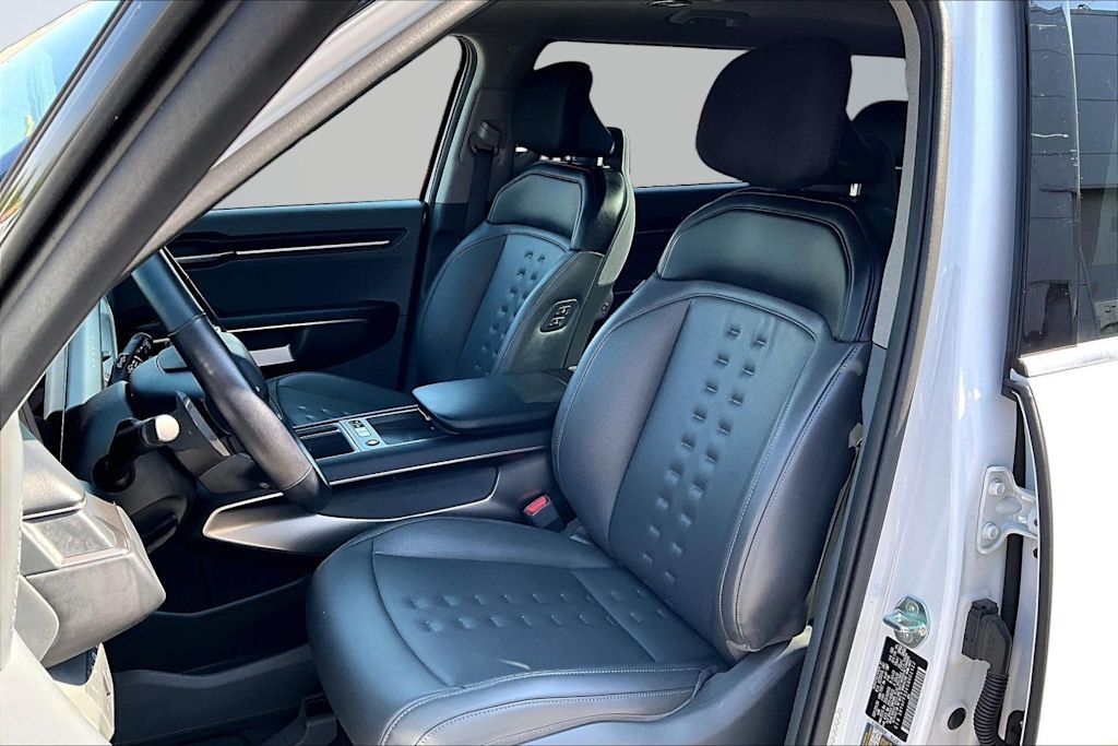 Thumbnail: 2025 Kia EV9 - 11