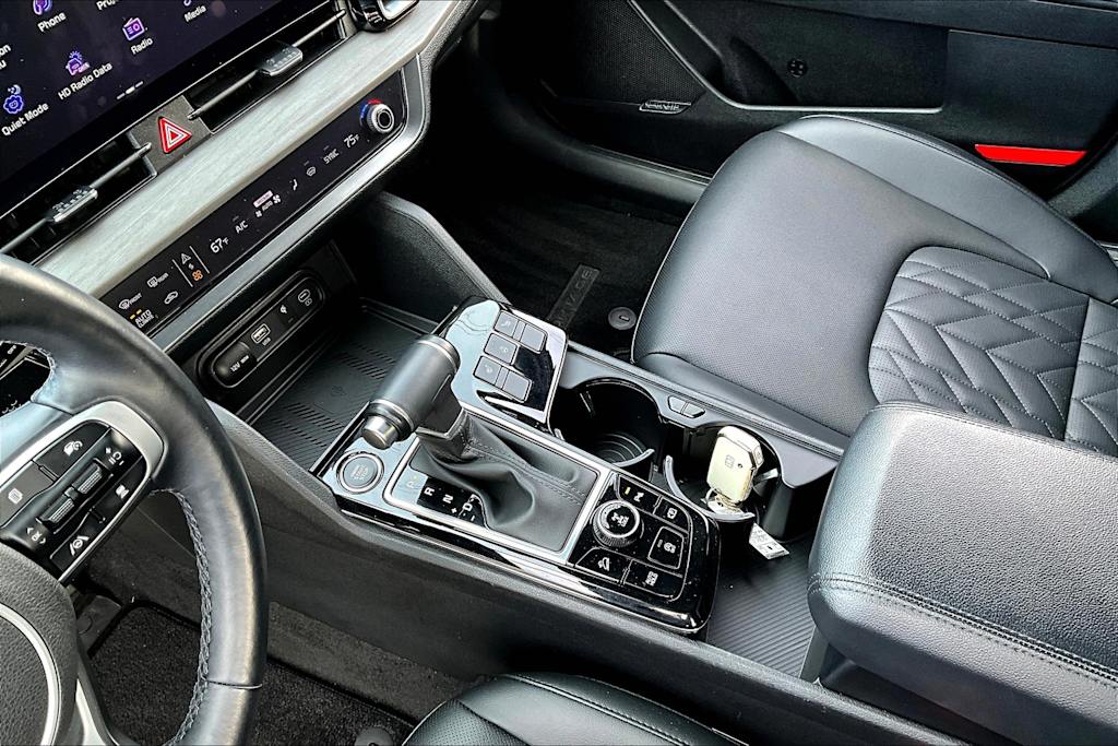 Thumbnail: 2023 Kia Sportage - 16