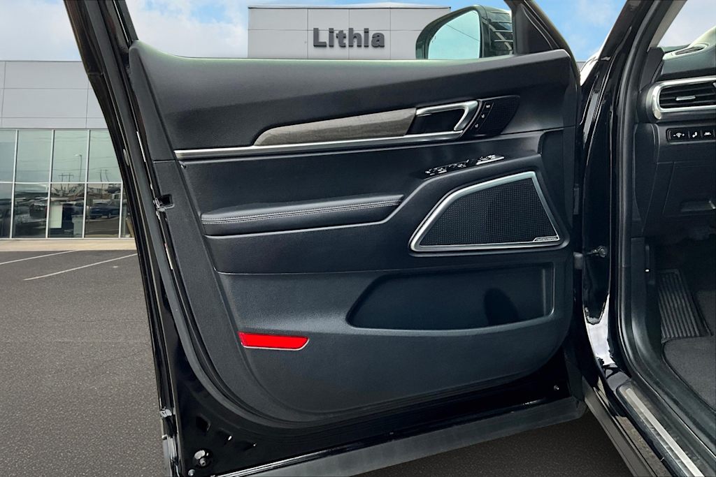 Thumbnail: 2022 Kia Telluride - 28