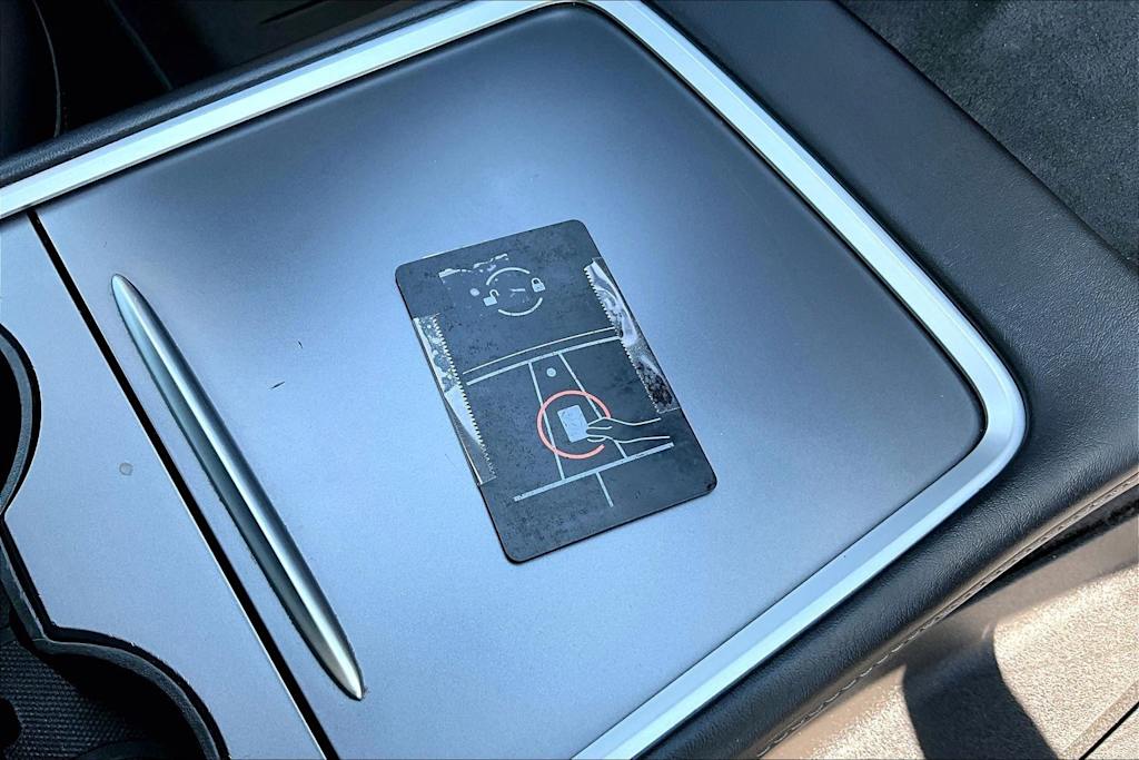 Thumbnail: 2022 Tesla Model 3 - 21