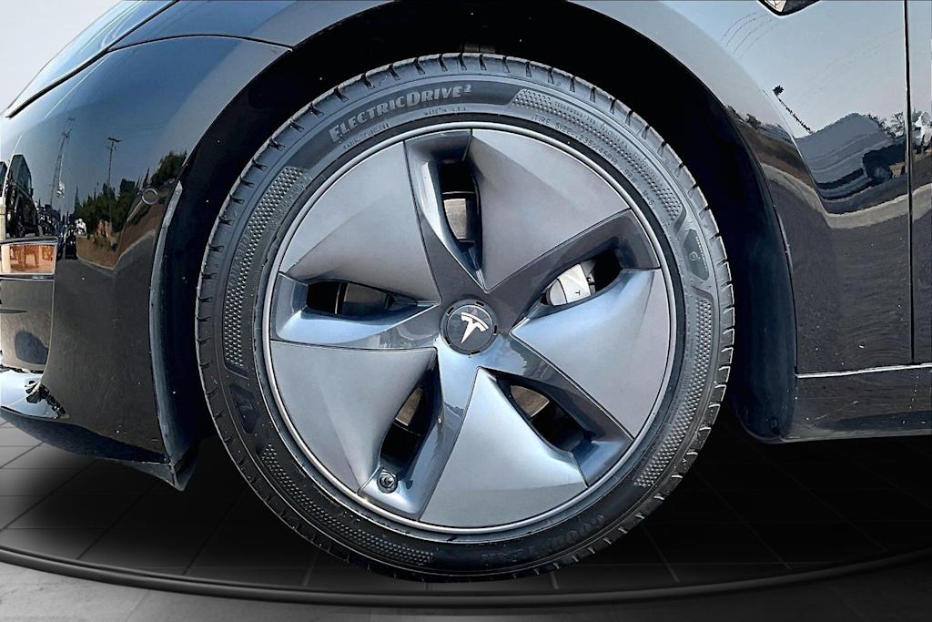Thumbnail: 2018 Tesla Model 3 - 8