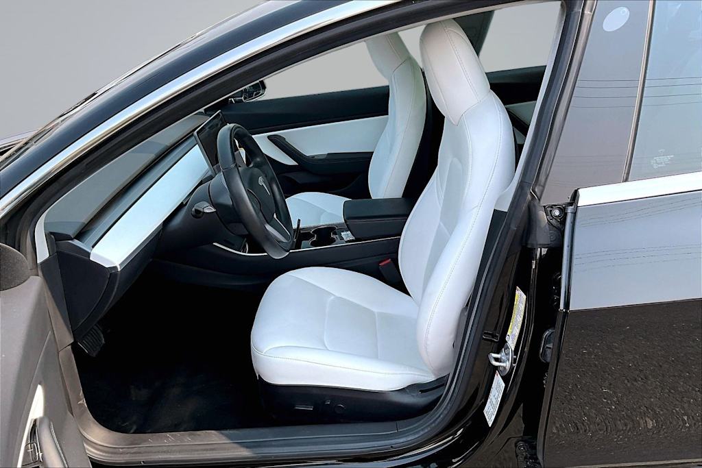 Thumbnail: 2018 Tesla Model 3 - 10