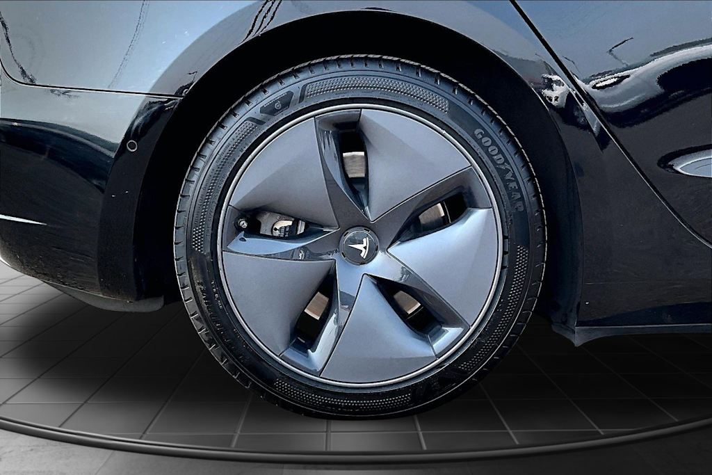 Thumbnail: 2018 Tesla Model 3 - 35