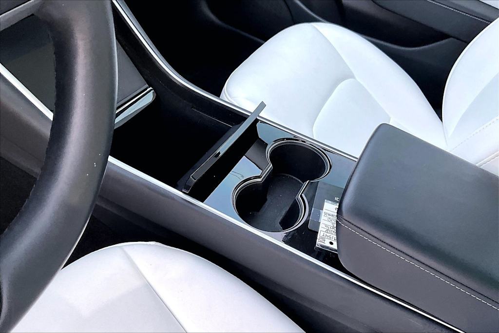 Thumbnail: 2018 Tesla Model 3 - 16