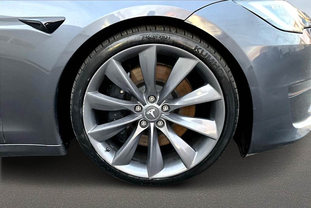 Thumbnail: 2022 Tesla Model S - 34