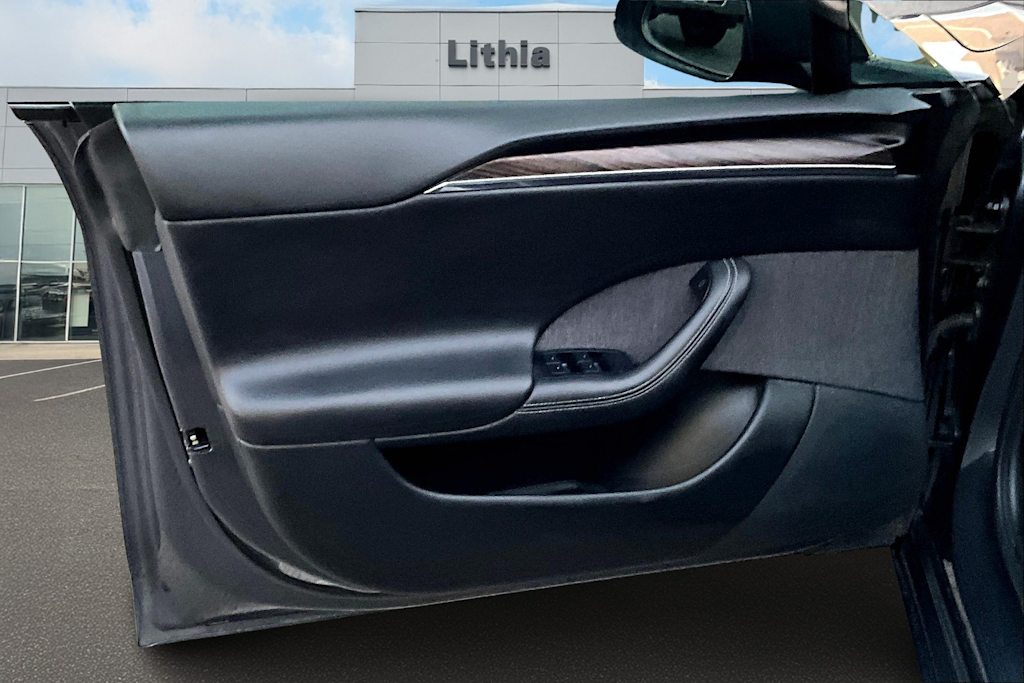 Thumbnail: 2022 Tesla Model S - 28