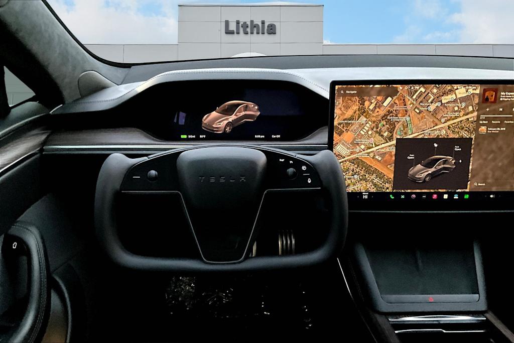 Thumbnail: 2022 Tesla Model S - 12