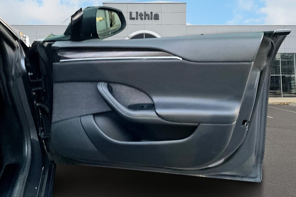 Thumbnail: 2022 Tesla Model S - 29