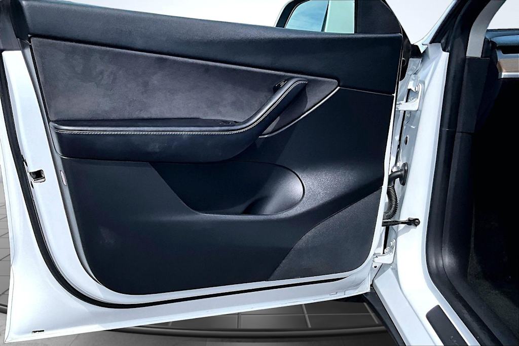 Thumbnail: 2021 Tesla Model Y - 28