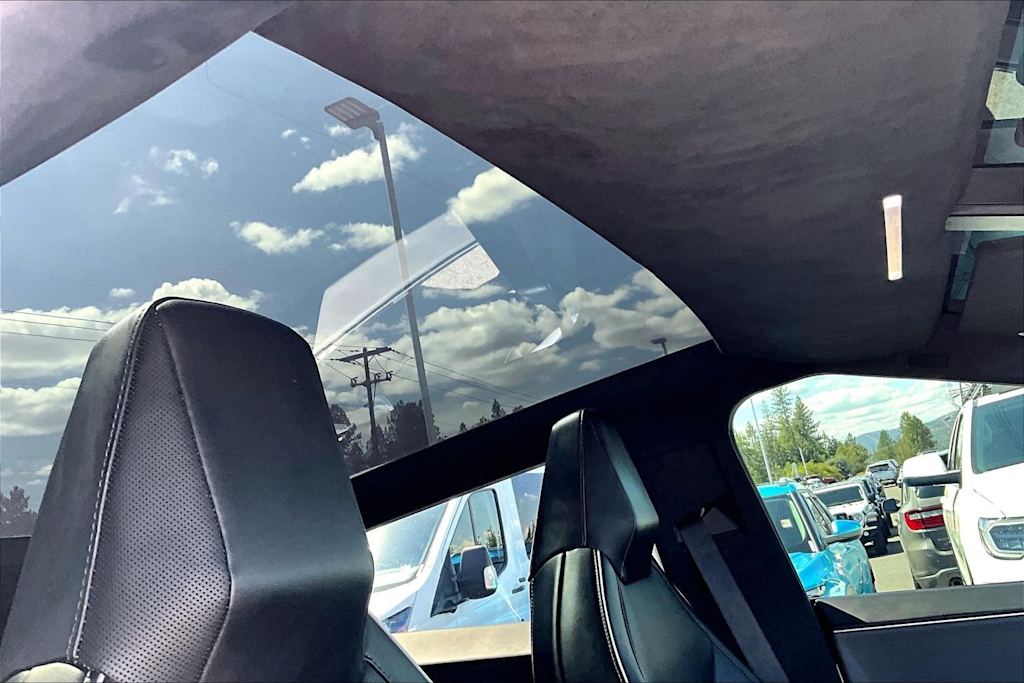 Thumbnail: 2025 Tesla Cybertruck - 31