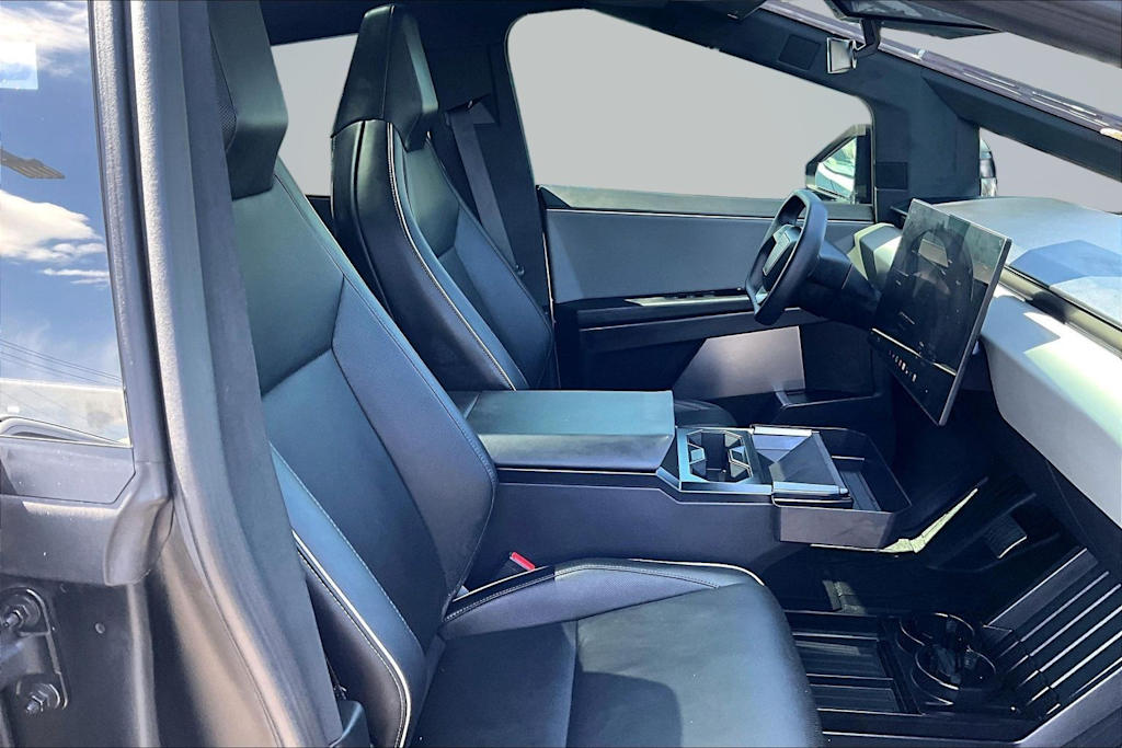Thumbnail: 2025 Tesla Cybertruck - 21