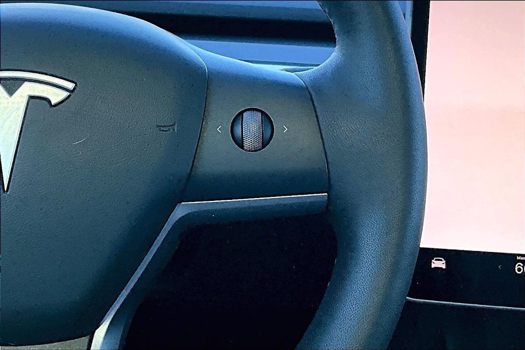 Thumbnail: 2023 Tesla Model Y - 27