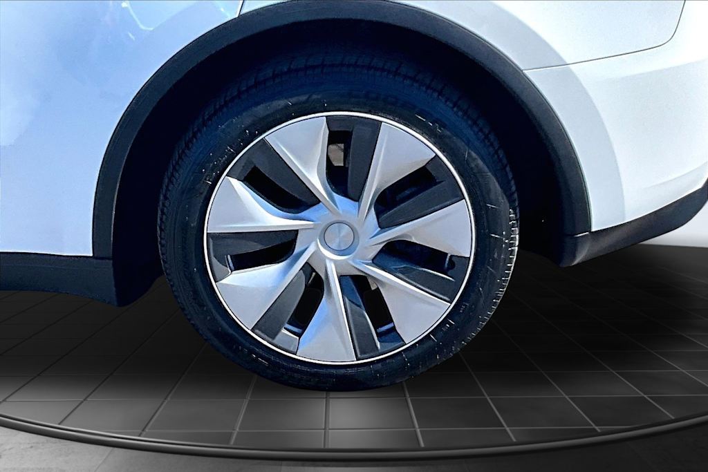 Thumbnail: 2023 Tesla Model Y - 36